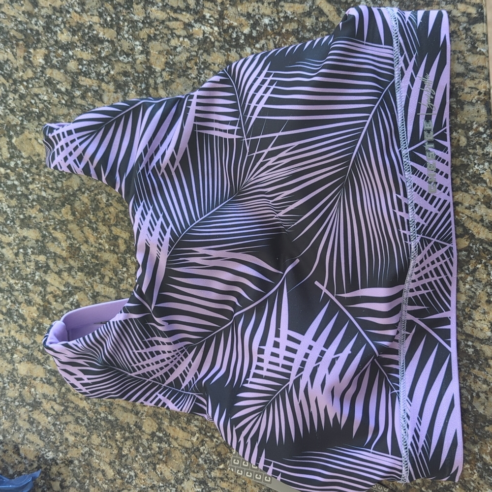 Chestee x Barbella Box sports bra - Size 8 NWT